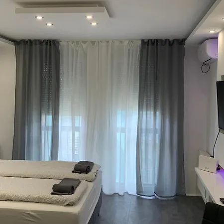 Central Apartment 2 Novi Sad Exterior photo